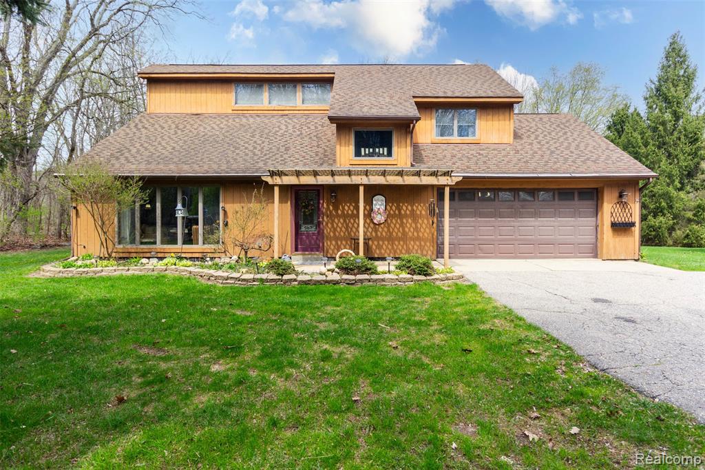 5327 Fern Drive, Fenton, MI 48430 — front exterior