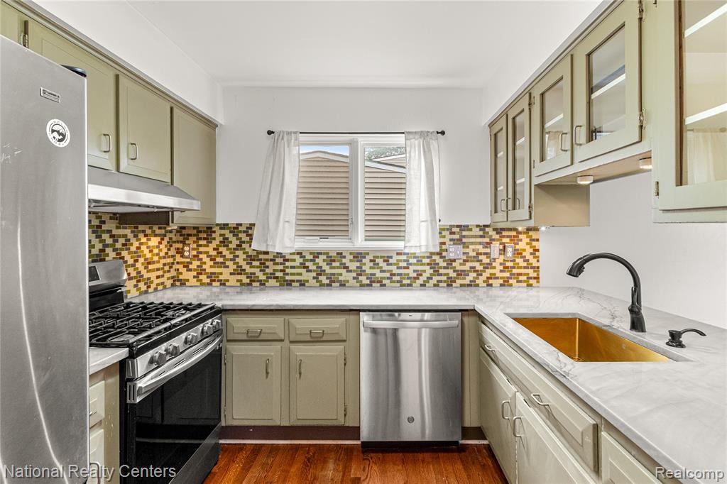 4303 Auburn Drive, Royal Oak, MI 48073 — Photo 8