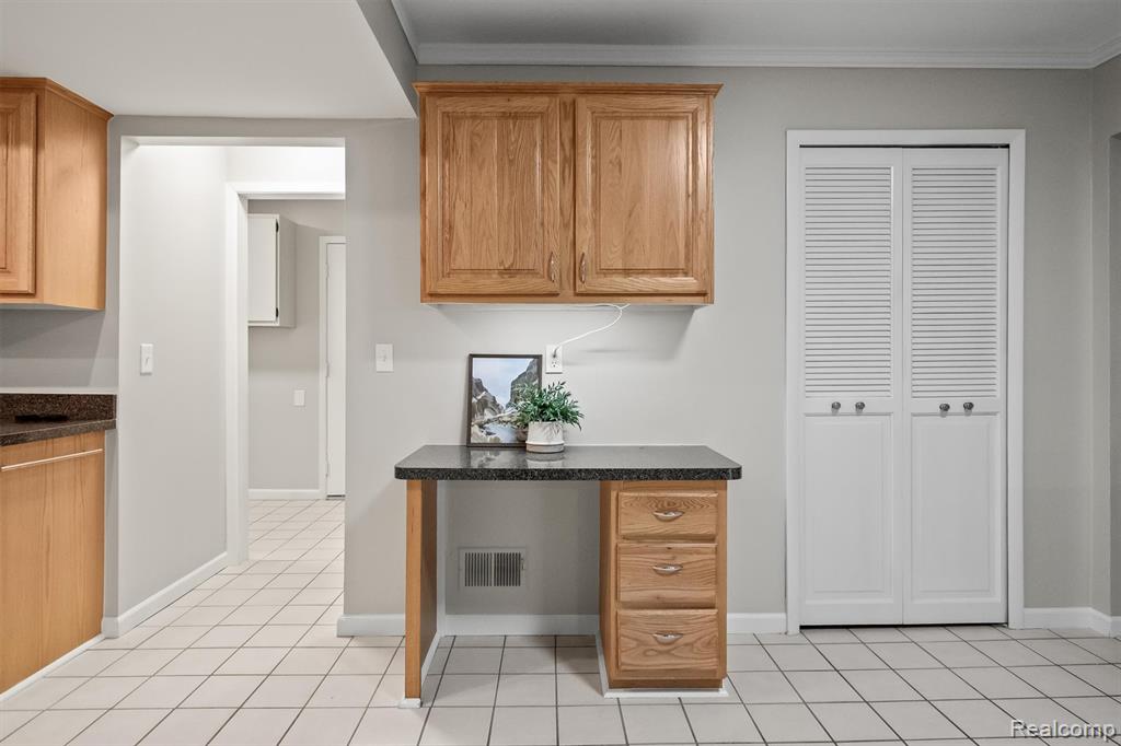 11326 Common Road, Warren, MI 48093 — Photo 19