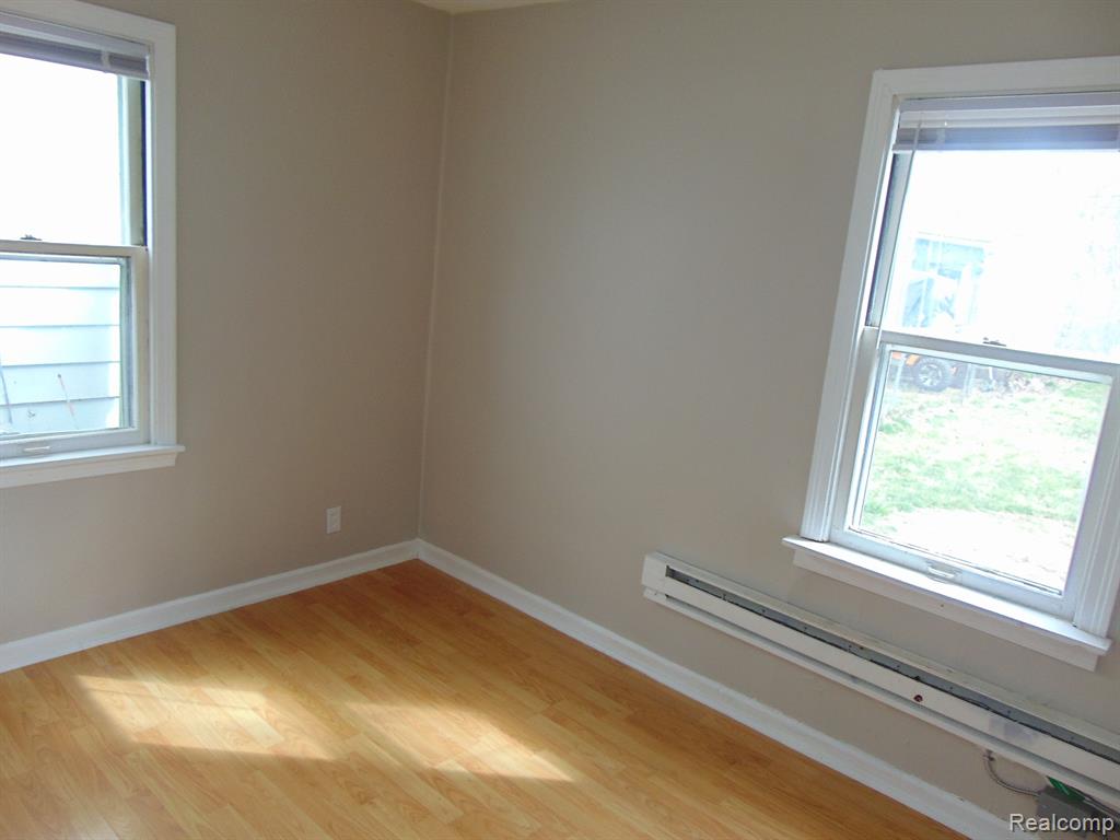 8454 SHERMAN Avenue, Warren, MI 48089 — Photo 8