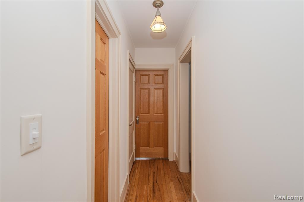 927 N Maple Avenue, Royal Oak, MI 48067 — Photo 23