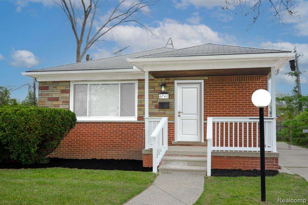 6742 Buhr Street, Hamtramck, MI 48212 — front exterior