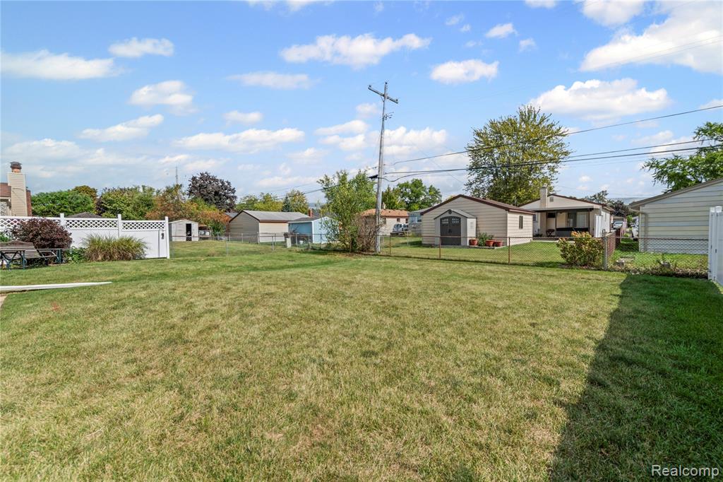 25419 Montebello Drive, Woodhaven, MI 48183 — Photo 21