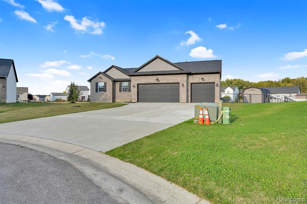 8185 Hidden Cove Court, Grand Blanc, MI 48439 — Photo 5