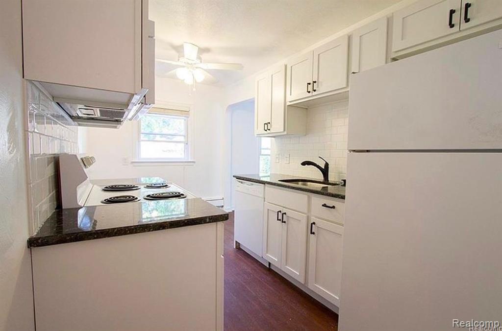 33614 Grand River Avenue, Farmington, MI 48335 — Photo 14