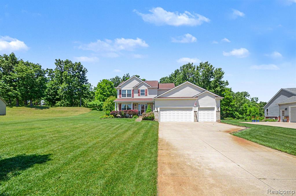3455 N Quarry Creek Drive, White Lake, MI 48383