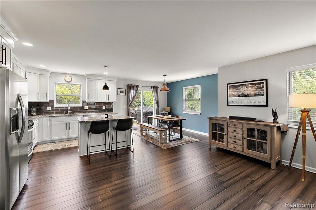 7611 Peninsula, Waterford, MI 48327 — Photo 9
