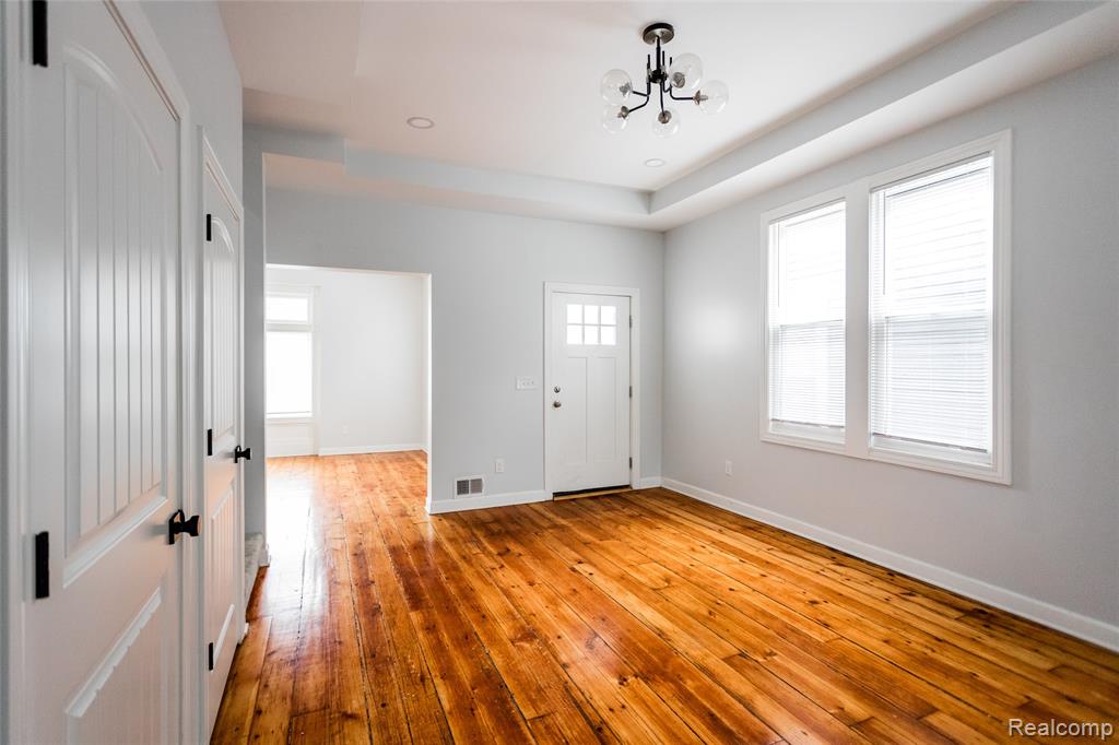 613 E Euclid Street, Detroit, MI 48202 — Photo 5