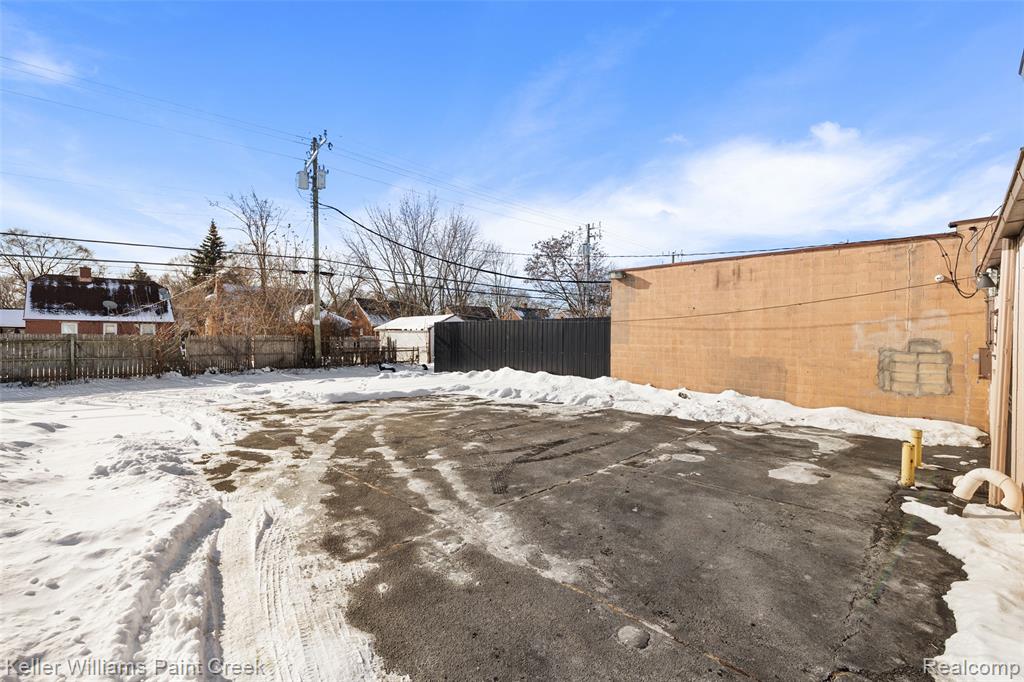 16068 E 8 MILE Road - Photo 5