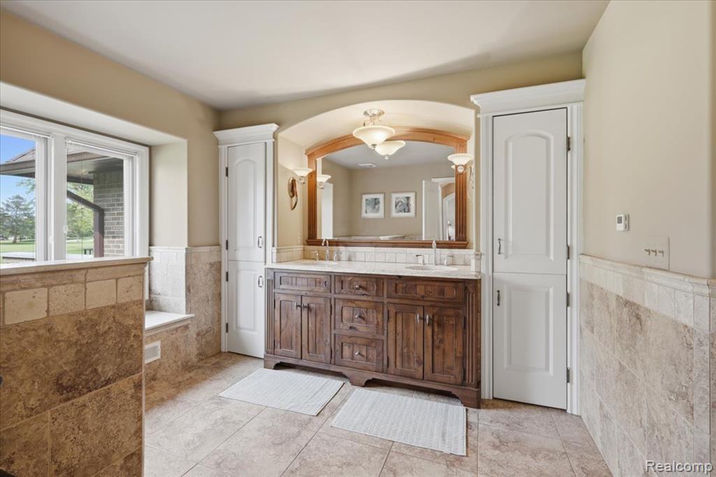 9095 S Saginaw Road, 8, Grand Blanc, MI 48439 — Photo 32