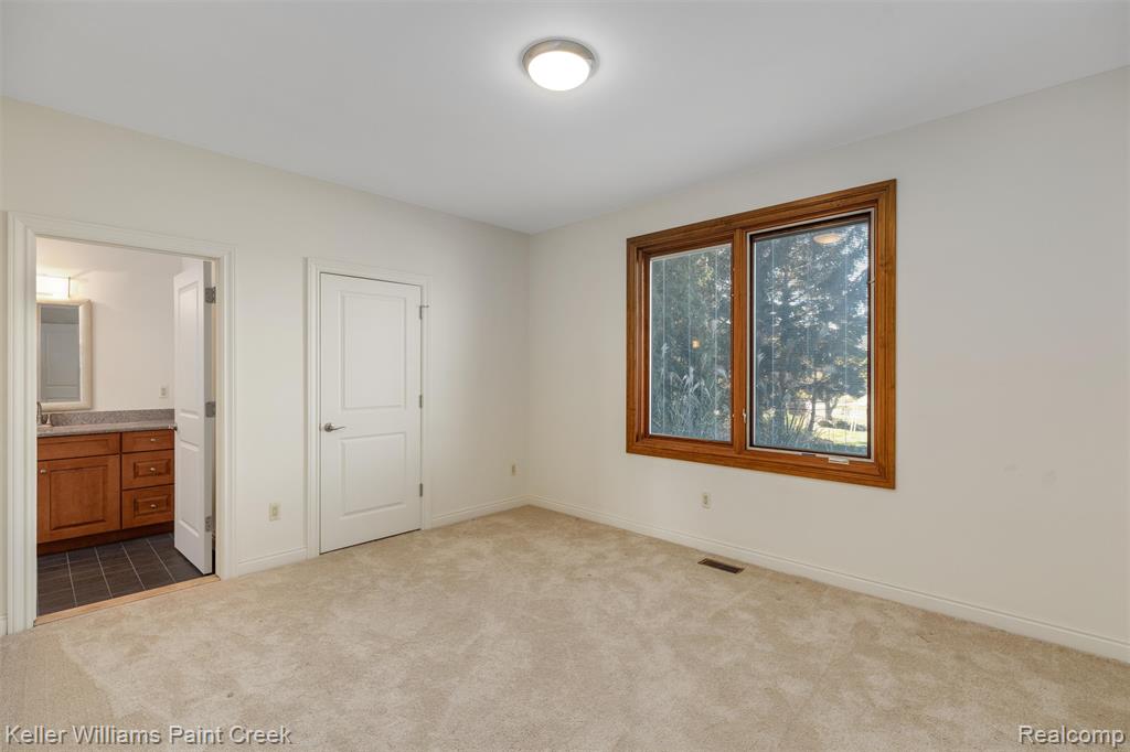 37580 Lakeshore Drive, Harrison Township, MI — Photo 22