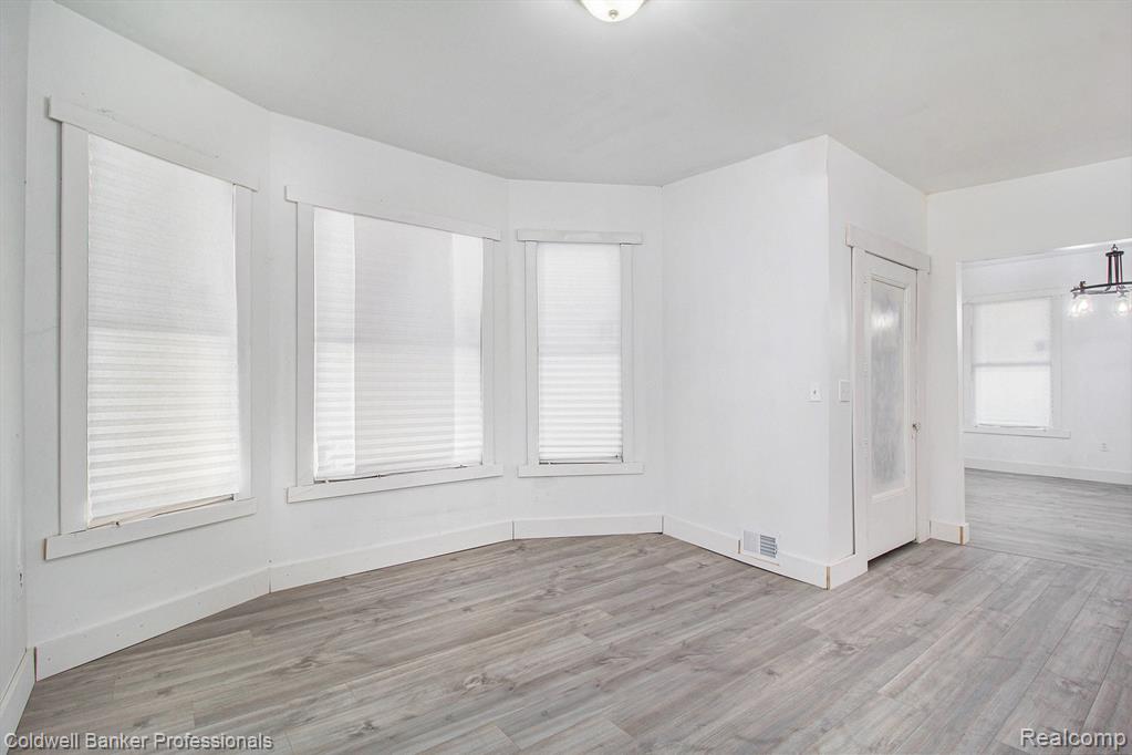 605 Calvert Street, Detroit, MI 48202 — Photo 10