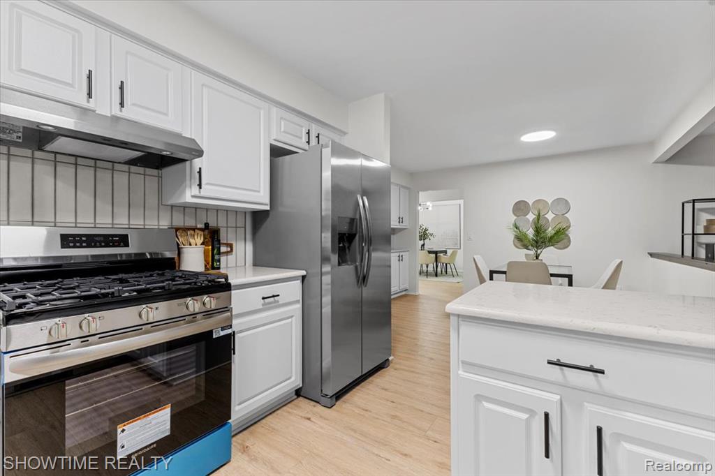 902 Longfellow Drive, Troy, MI 48085 — Photo 12