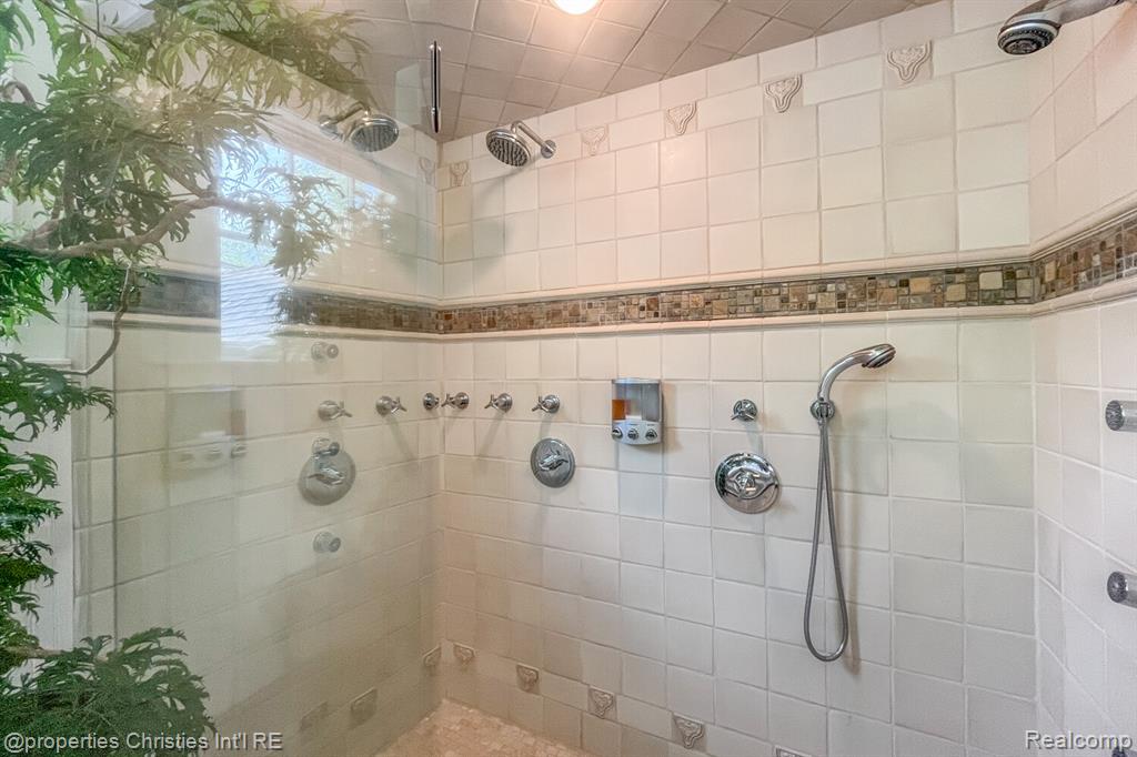 1041 Greentree Road, Bloomfield Hills, MI 48304 — Photo 33
