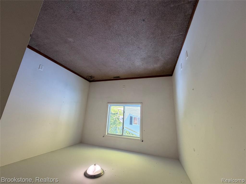 955 S 10th Street, St. Clair, MI 48079 — Photo 9