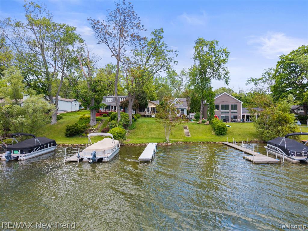 4044 Fieldview Avenue, West Bloomfield, MI 48324 — Photo 46
