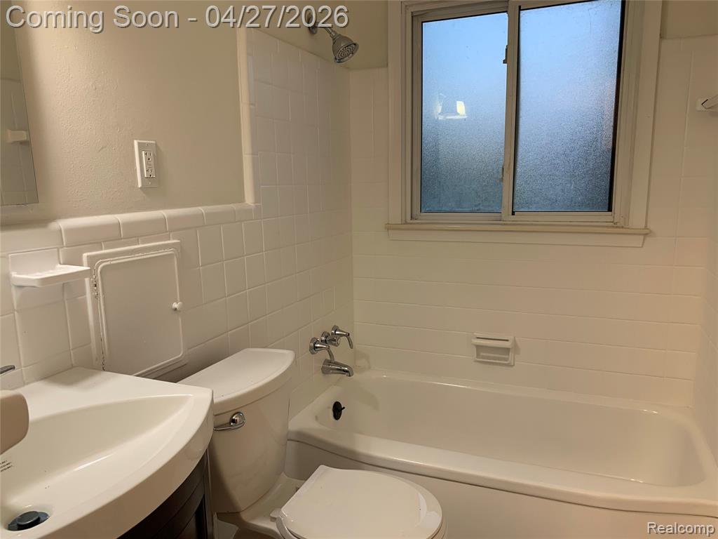 16735 Lincoln Avenue, Eastpointe, MI 48021 — Photo 12