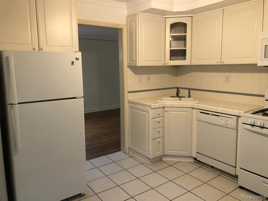 16811 BEECH DALY Road, Redford, MI 48240 — Photo 4