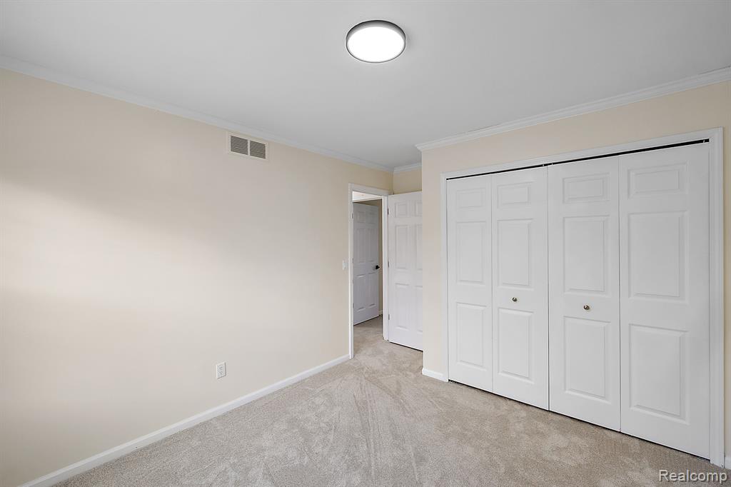 708 Oak View Ln, Milford, MI 48381 — Photo 54