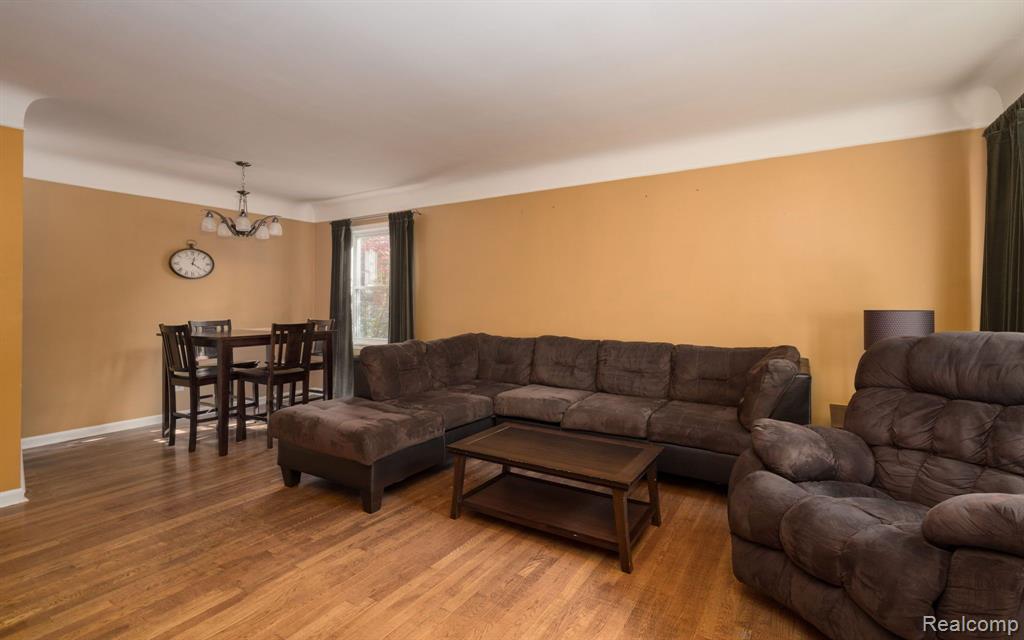 569 Chippewa Street, Mount Clemens, MI 48043 — Photo 6