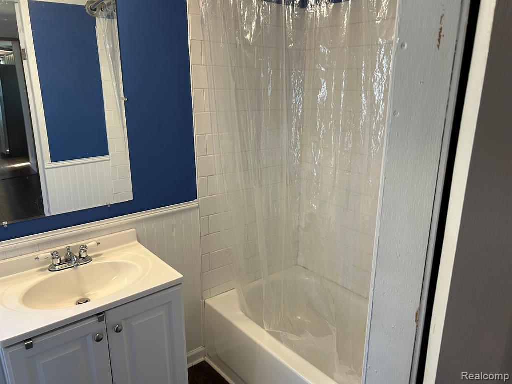 49862 NEWARK Drive, Shelby Twp, MI 48315 — Photo 12