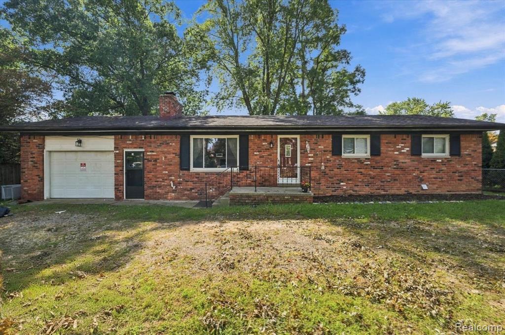 7249 2nd Street, West Bloomfield, MI 48324