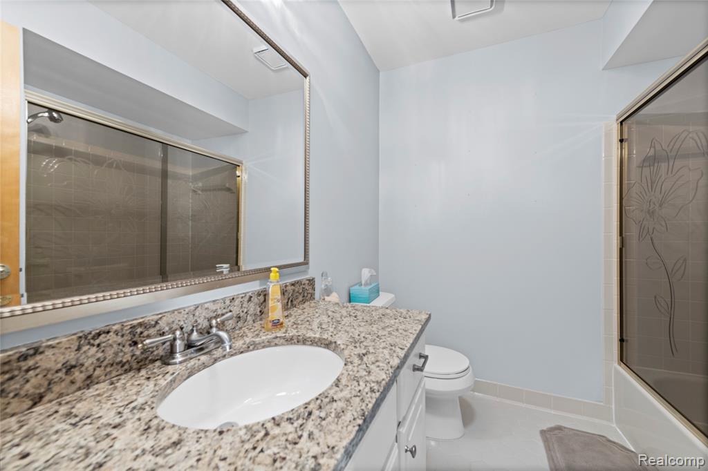 20557 Longwood Drive, Clinton Twp, MI 48038 — Photo 10