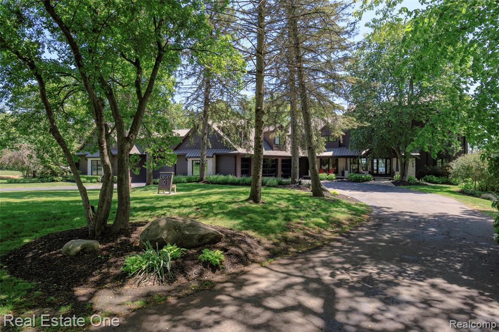 7689 Deerhill Drive, Independence, MI — Photo 2