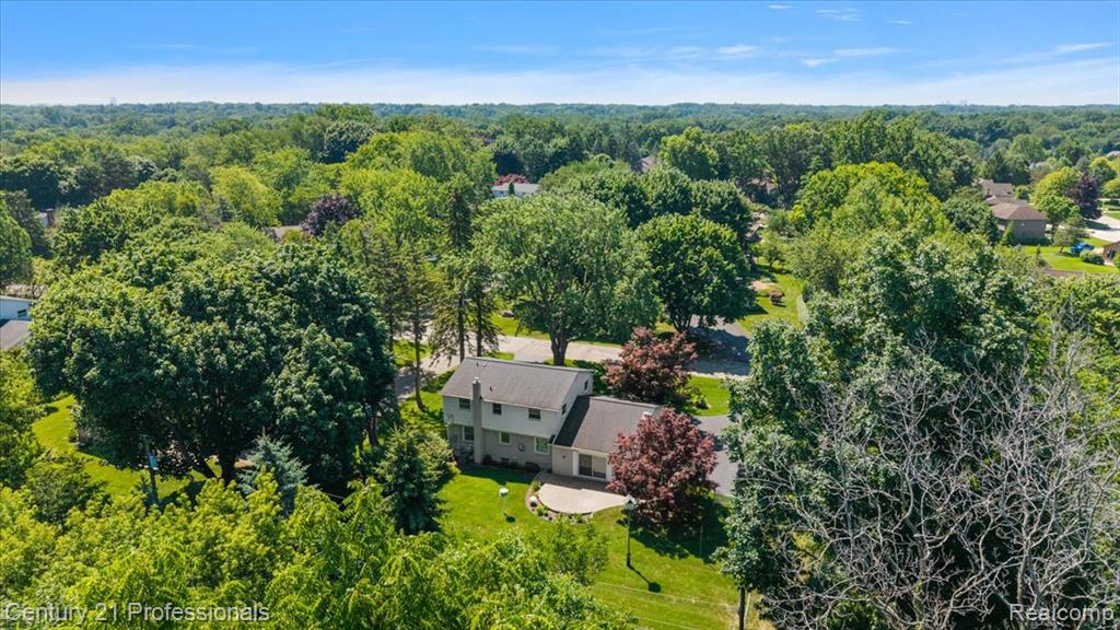 633 Foxhall Road, Bloomfield Hills, MI 48304 — Photo 17