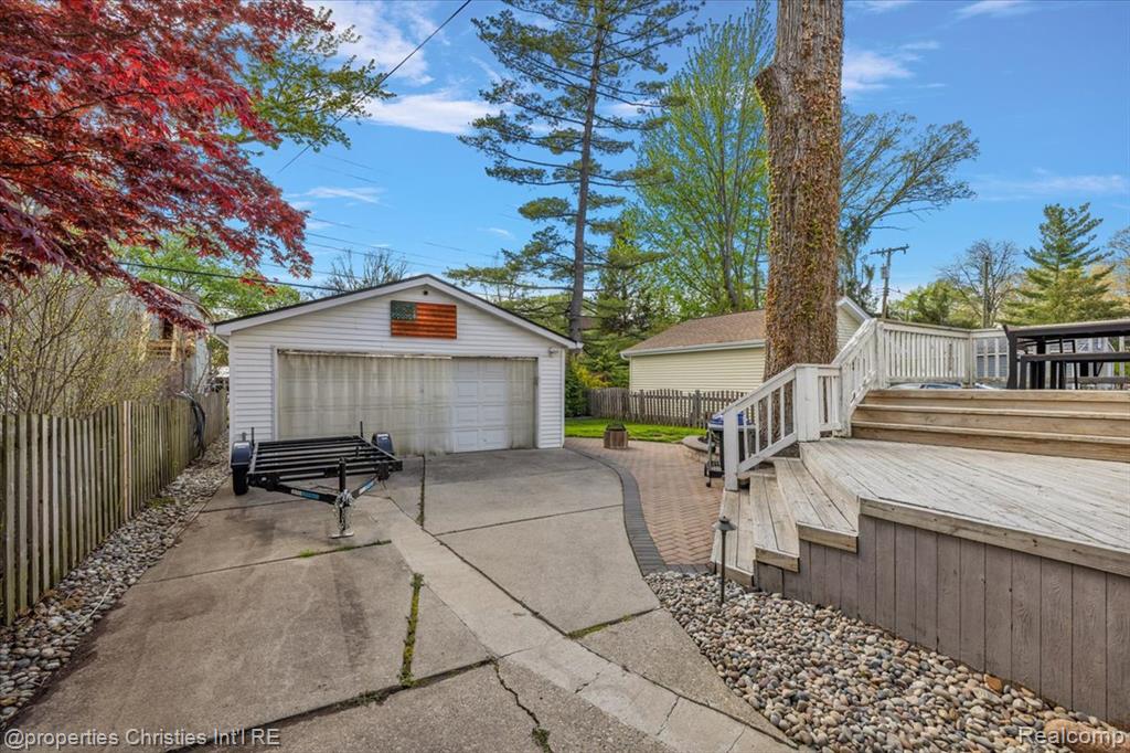 917 Maplegrove Avenue, Royal Oak, MI 48067 — Photo 8