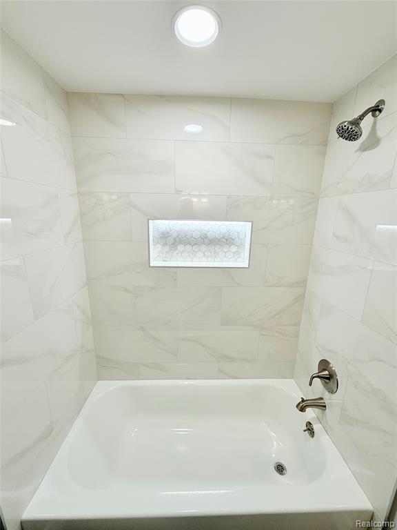 42 Sterling Drive, Lapeer, MI 48446 — Photo 15