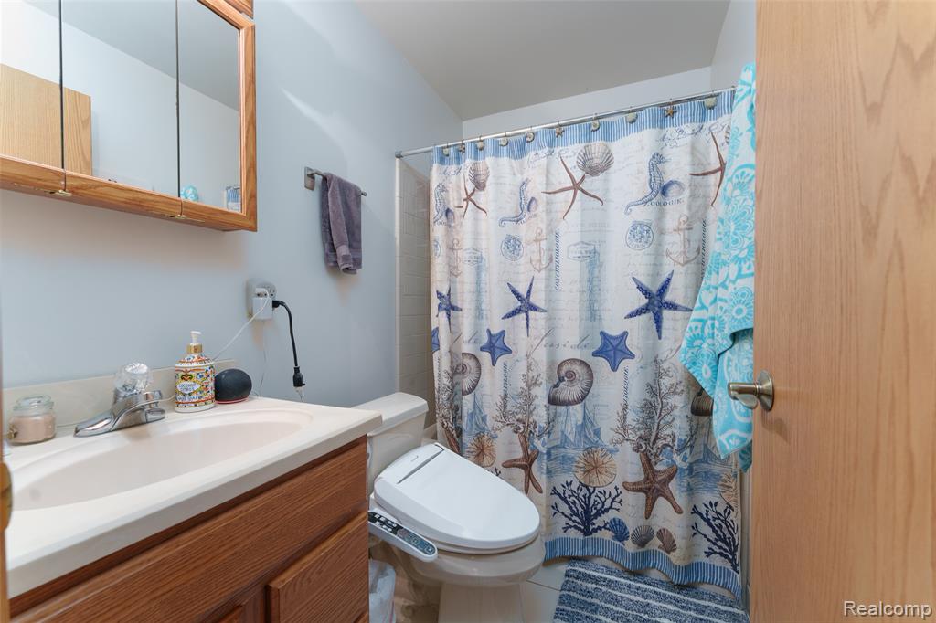 5382 Meadowlawn Road, Fowlerville, MI 48836 — Photo 21