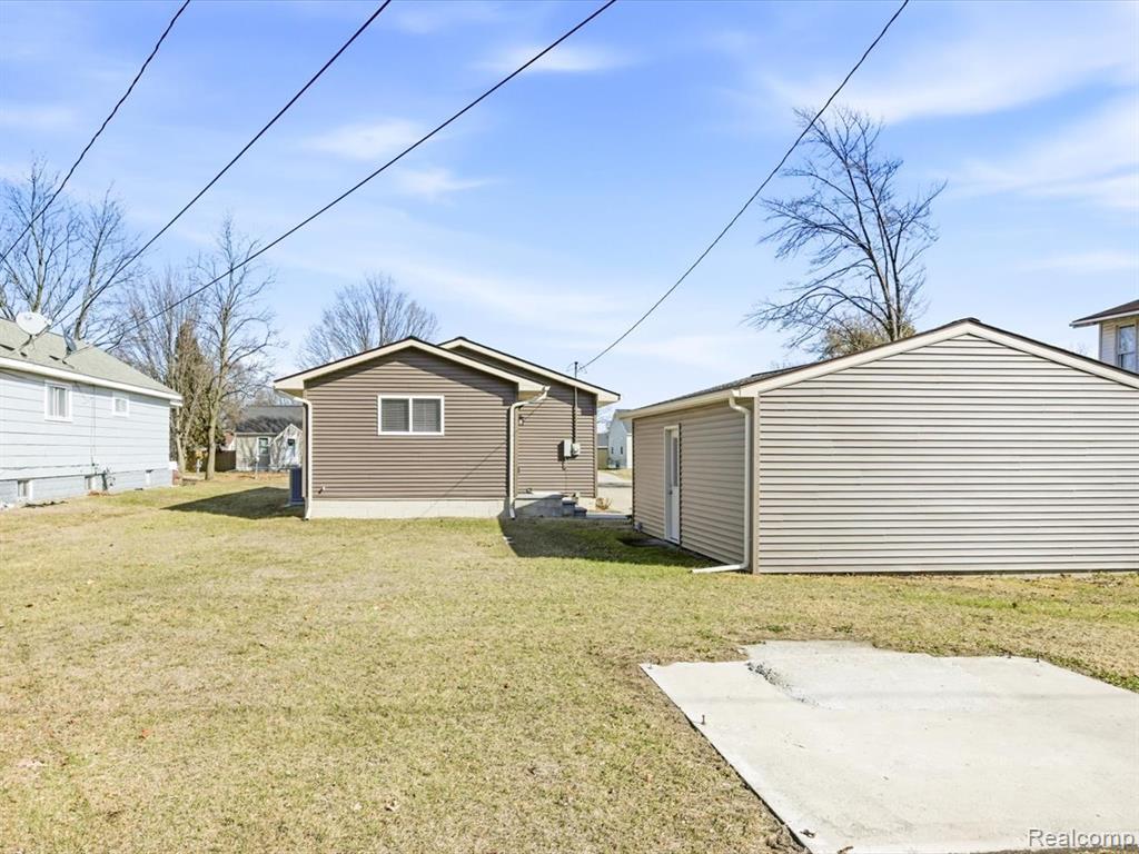 2835 17th Avenue, Port Huron, MI 48060 — Photo 3