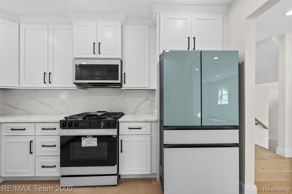 933 N Highland Street, Dearborn, MI 48128 — Photo 28