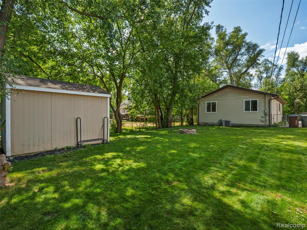 47080 Greenview Road, Shelby Twp, MI 48317 — Photo 22