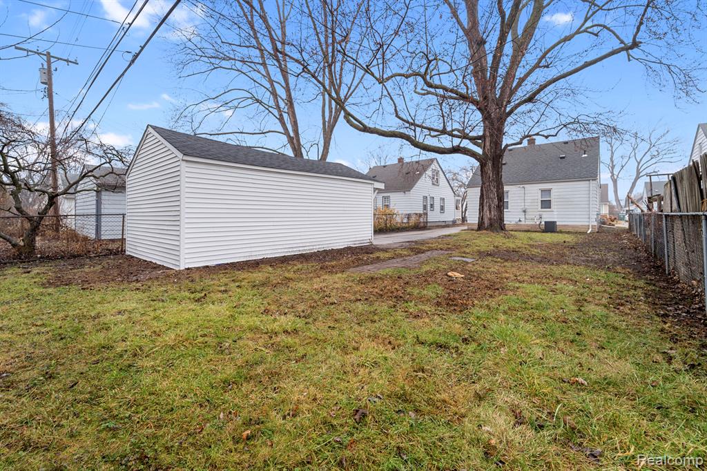 29191 Barton Street, Garden City, MI — Photo 18
