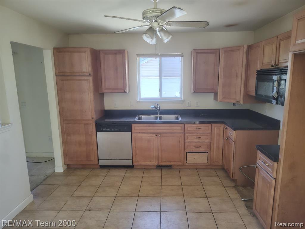 19452 Troy Place, Highland Park, MI 48203 — Photo 7