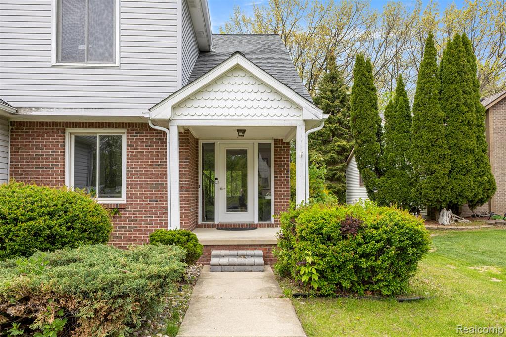 7978 Hoffman Drive, Waterford, MI 48327 — Photo 3