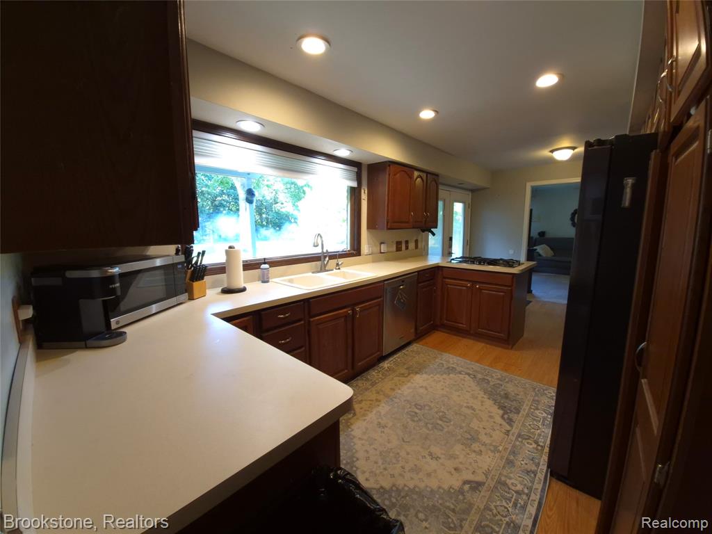 4890 Whipple Lake Road, Clarkston, MI 48348 — Photo 13