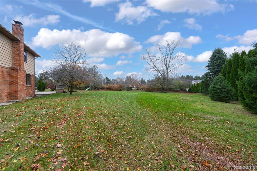 982 LANGLEY Road, Rochester Hills, MI 48309 — Photo 47
