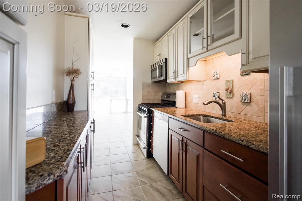 1346 Nicolet Place, Detroit, MI 48207 — Photo 8