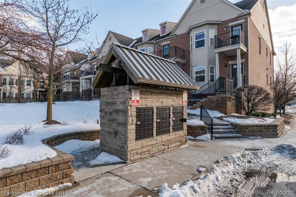 25558 Portico Lane, Novi, MI — Photo 29