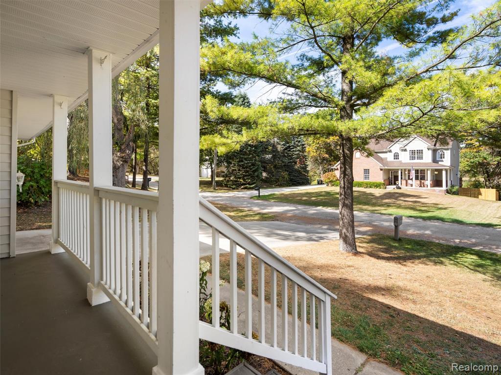 970 Golfview Drive, Lake Orion, MI 48362 — Photo 5