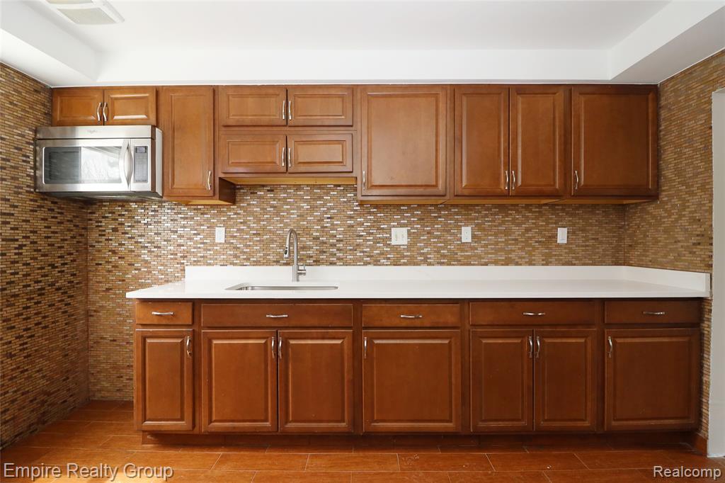 5743 N Highland Street, Dearborn Heights, MI 48127 — Photo 12