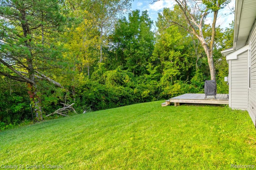 33172 Swallow Drive, Rockwood, MI — Photo 24