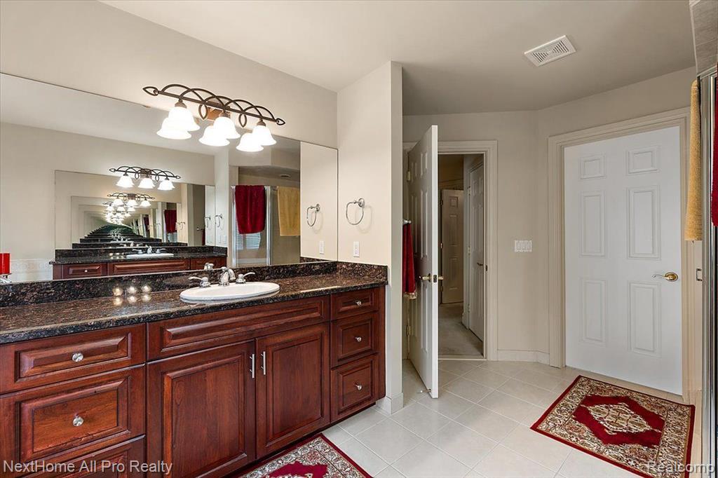 18730 MARBLE HEAD Drive, Northville, MI 48168 — Photo 38