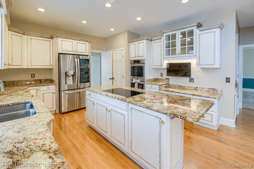 5475 Woodfield Parkway, Grand Blanc, MI 48439 — Photo 31