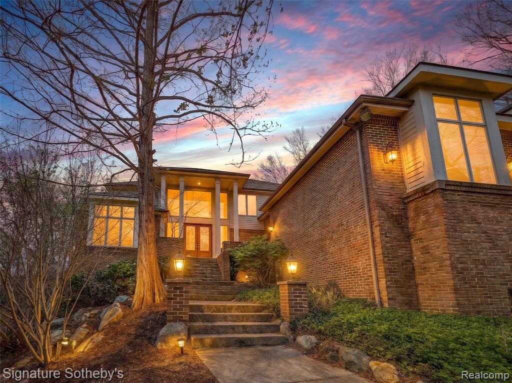 2131 Birchwood Way, Bloomfield Hills, MI 48302 — Photo 2