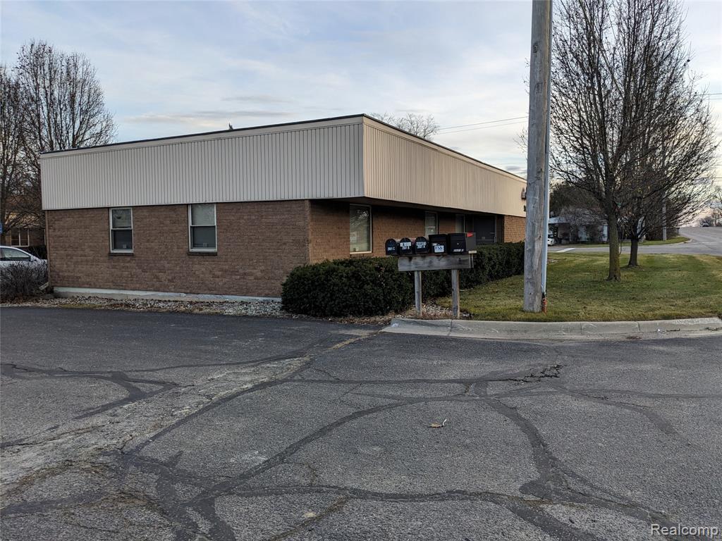 2515 S Dye Road, Flint, MI 48532 — Photo 24