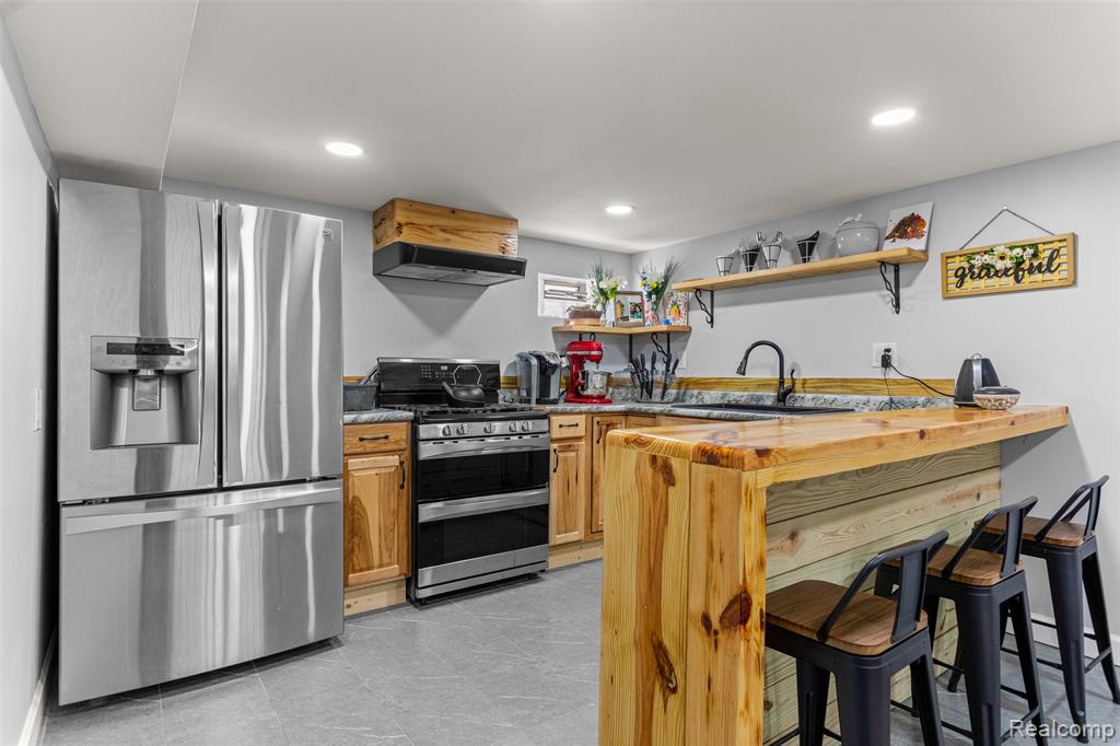 5908 Kinmore Street, Dearborn Heights, MI 48127 — Photo 44